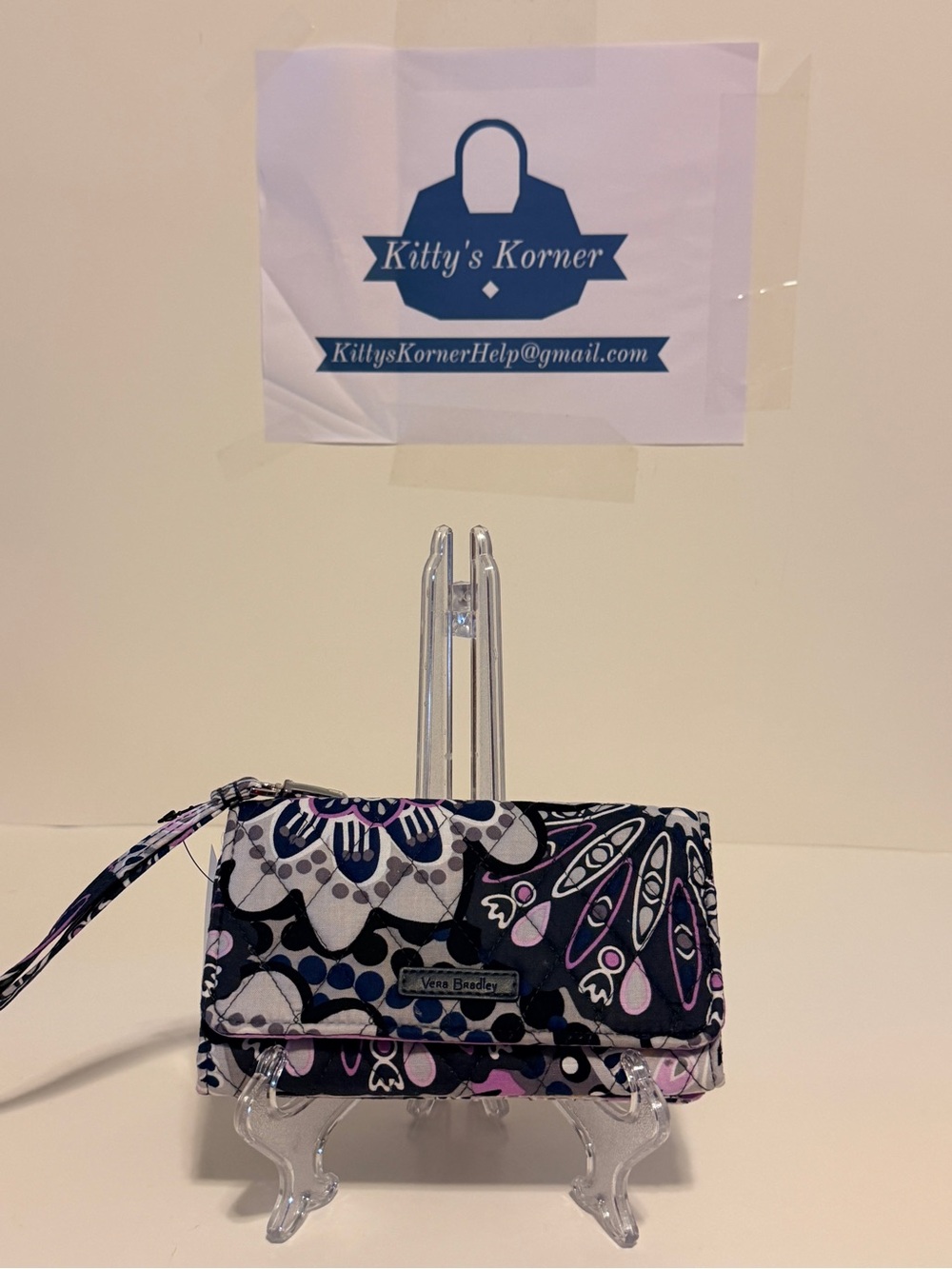 NWT Retired Vera Bradley RFID Wristlet Wallet in the Mimosa Medallion Pattern